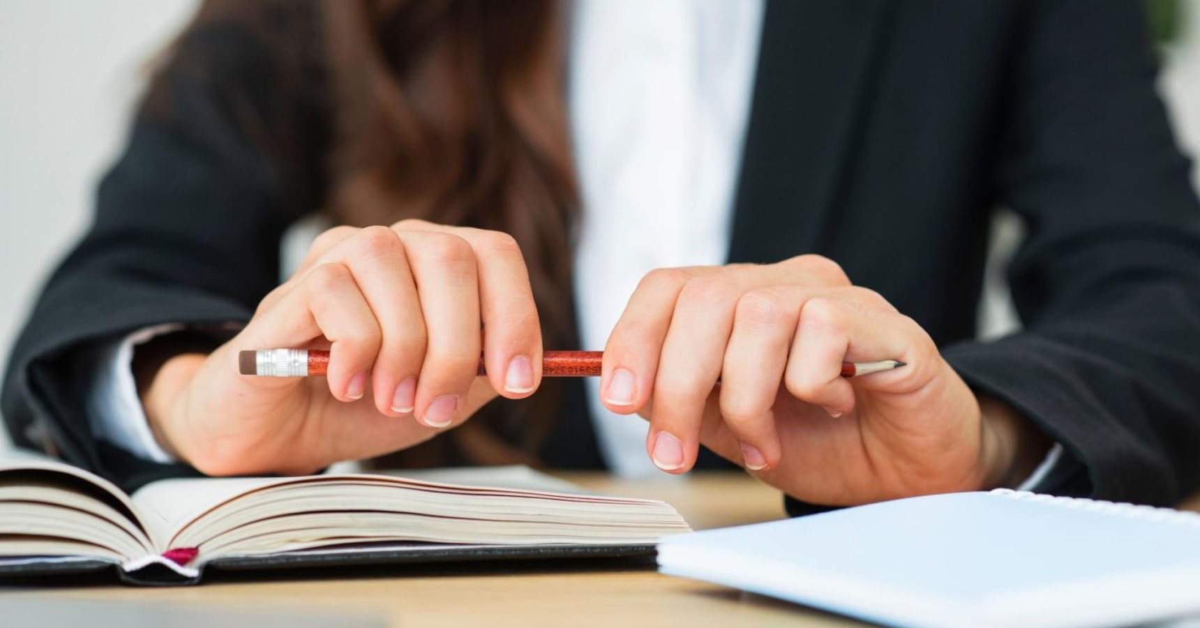 buying-your-first-estore-in-2025-heres-what-you-should-know